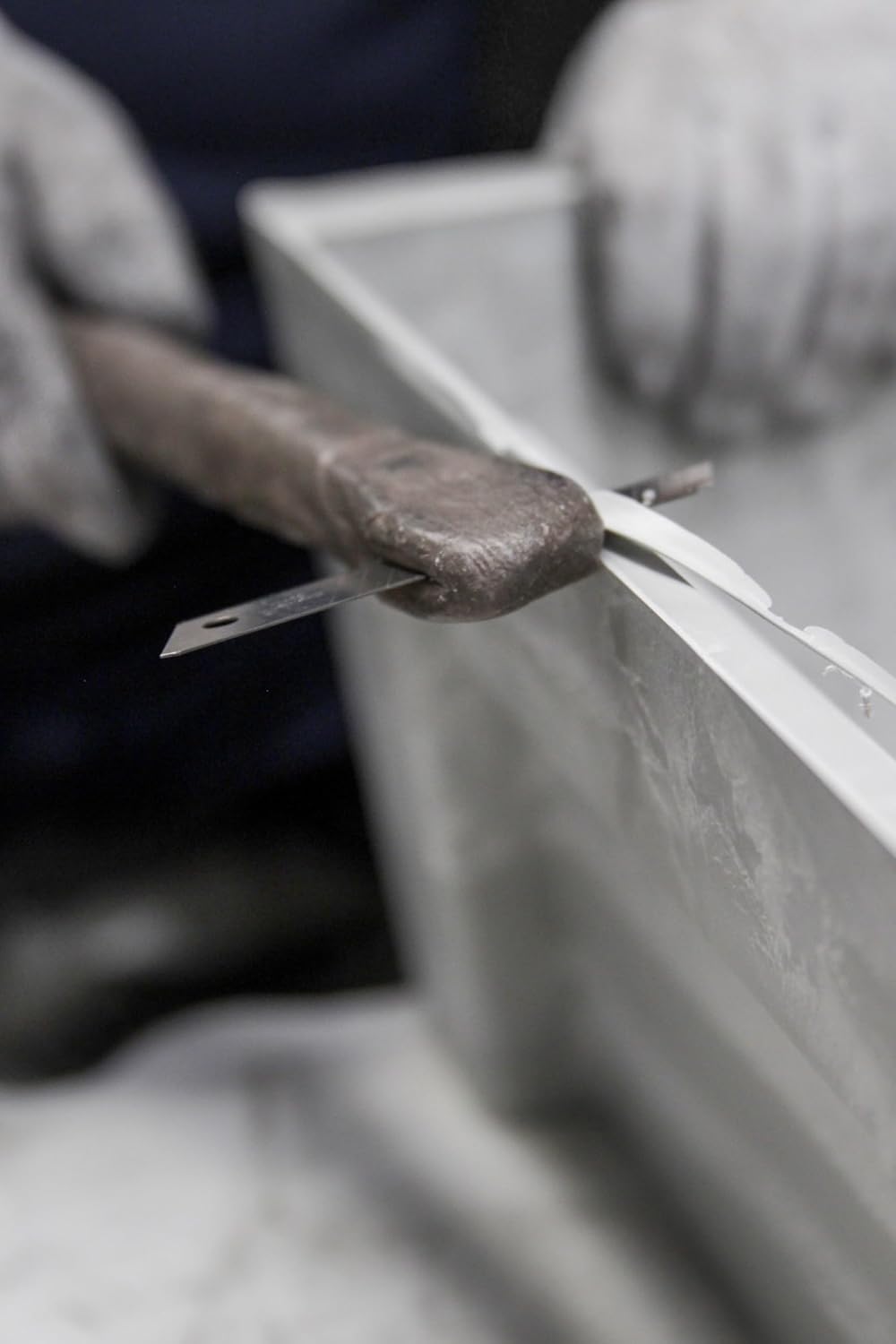 Ecopots Paris Durable Modern Rectangular Indoor/Outdoor Recycled-Based Composite Flower Planter, Dark Grey, 31.5"