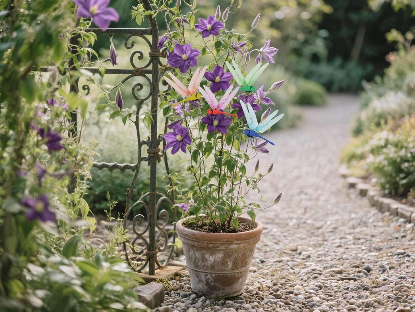 8 PCS Fake Dragonfly Clips,3D Outdoor Simulation Dragonfly Decoration Clip, Suitable for Outdoor Garden and Courtyard Decoration, Decorating Terrace Plants and Flowers, Decorating Hats and Clothes