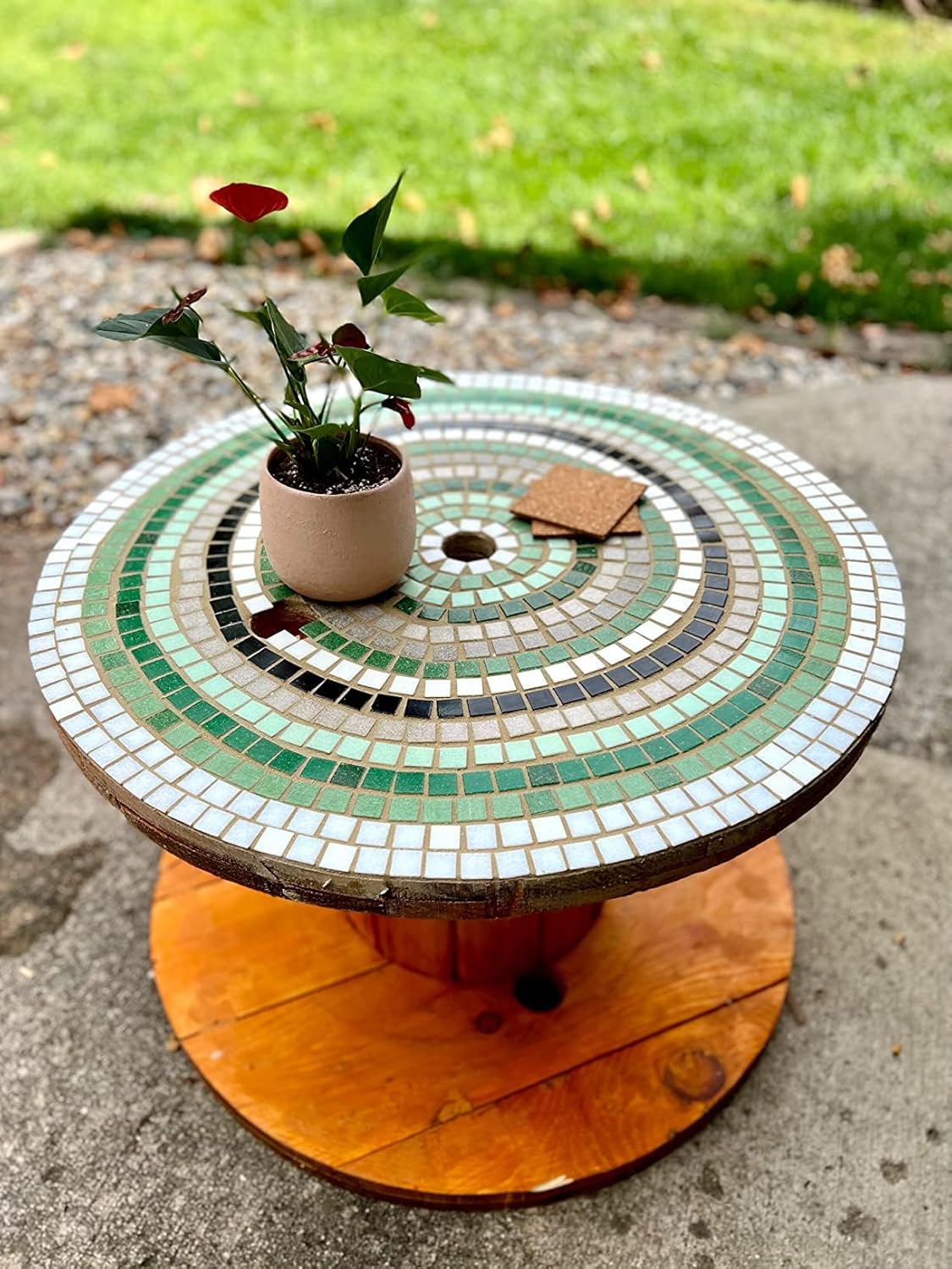 3/4 inch Quartz Glass Mosaic Tiles for Crafts, 1.1 LB, Square Mosaic Pieces for DIY Picture, Home Mosaic Decoration (White)