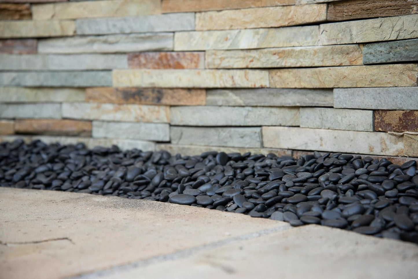 MSI Decorative Polished Black Pebbles, 0.4 Inch, 40 lb. Bag