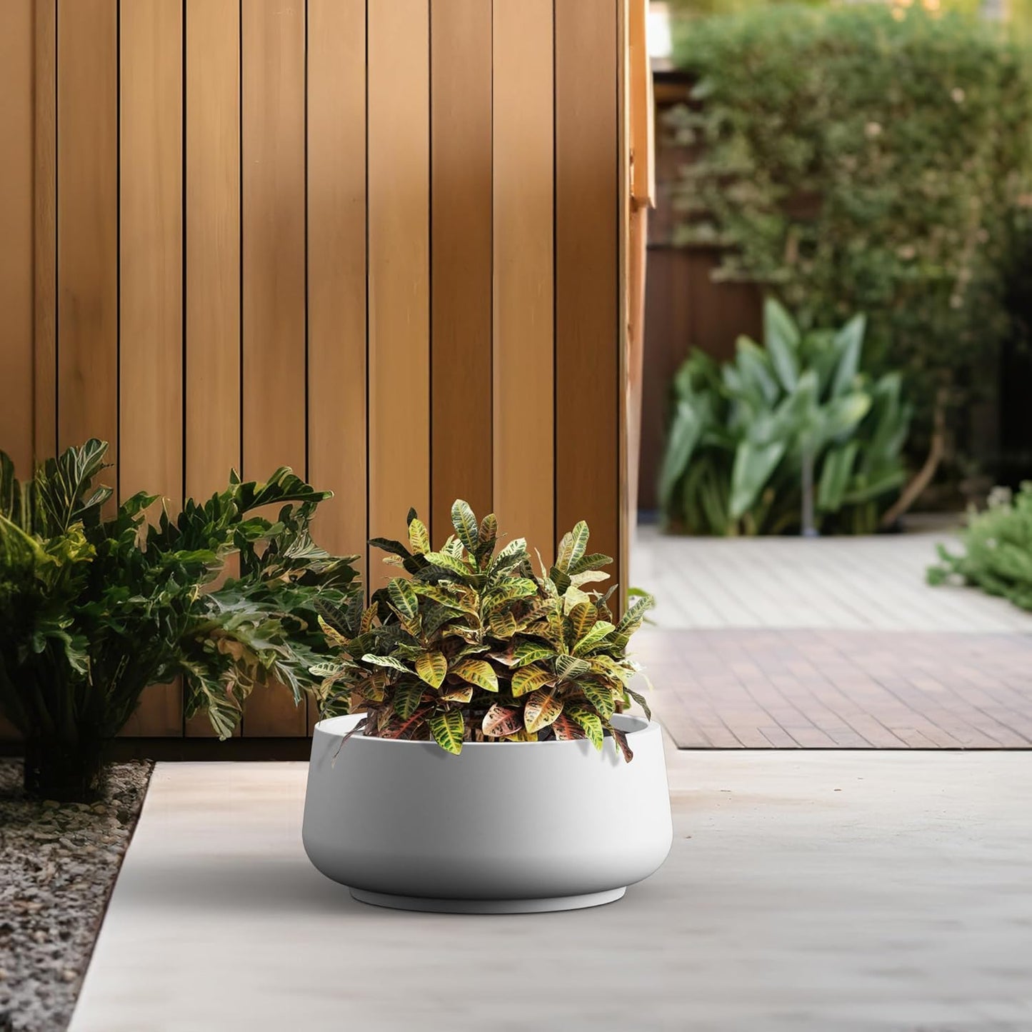 Kante 16.1" Dia Round Curvy Concrete Planter, Large Plant Pots with Drainage Hole and Rubber Plug for Indoor Outdoor Plants, Flower Pot for Home Garden Patio Porch, White