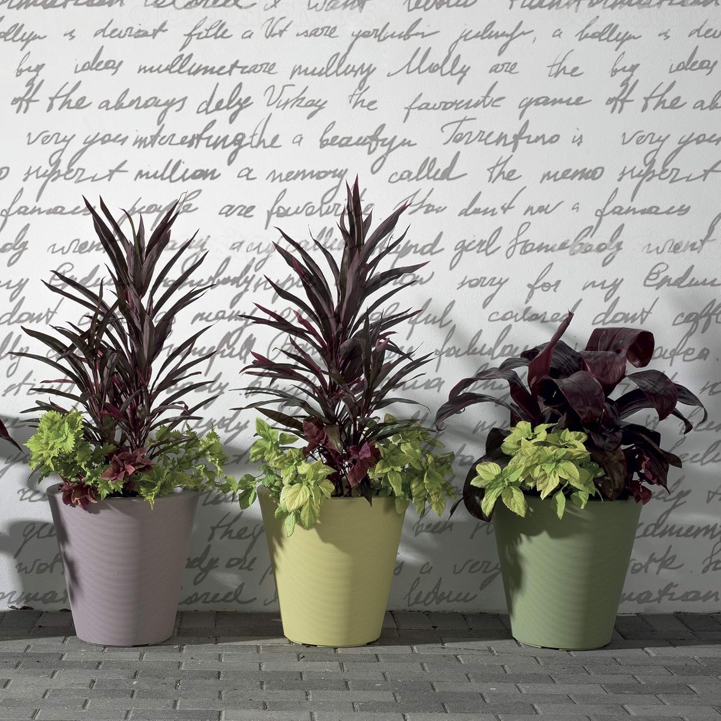 Crescent Garden Madison Planter– Weather-Resistant, Double Walled Indoor/Outdoor Plant Pot with Drain Hole – Large Plastic Plant Pot, 26-Inch (Bark)