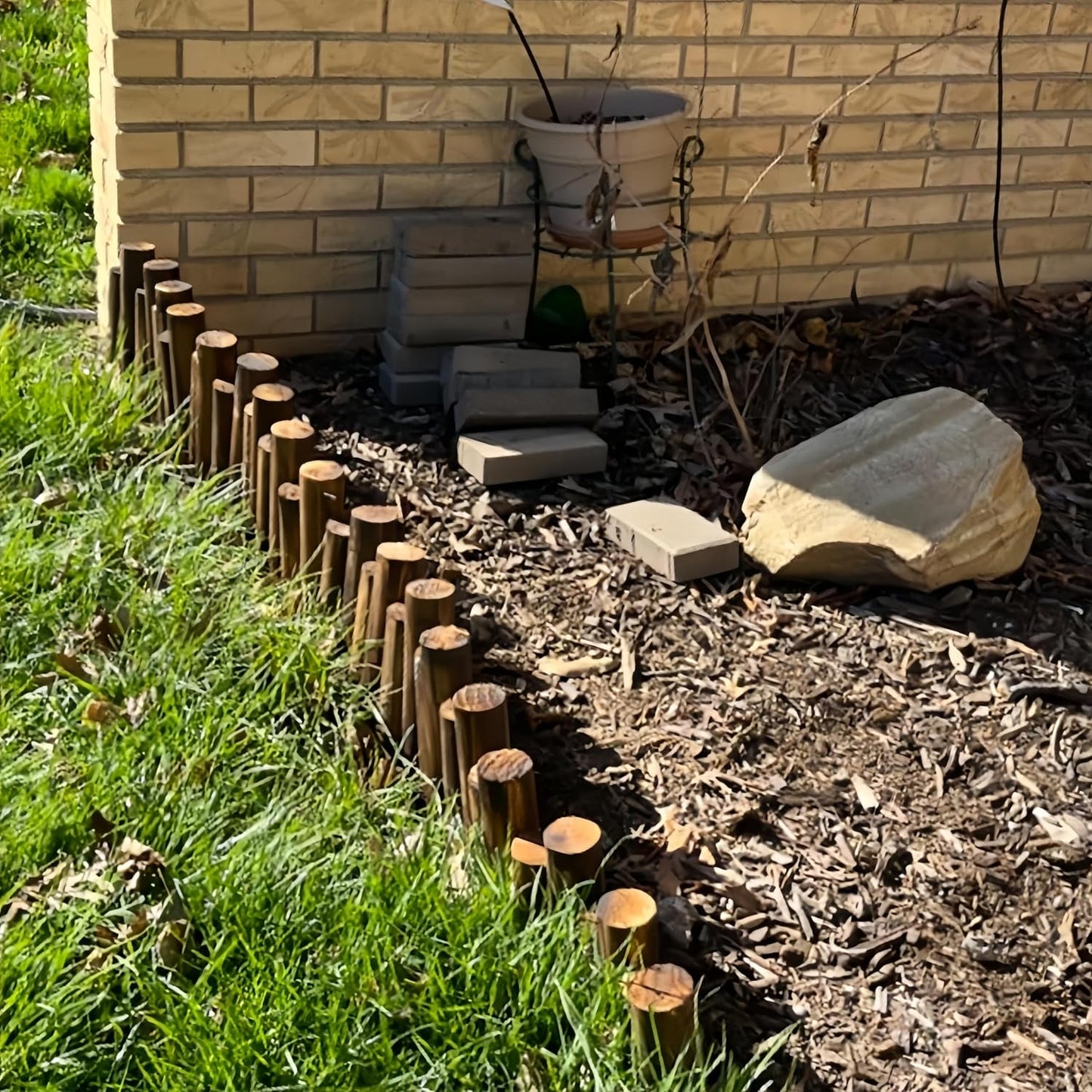Wood Garden Fence, Natural Wooden Solid Log Edging Border Decorative for Flower Bed Barriers and Landscape Fencing