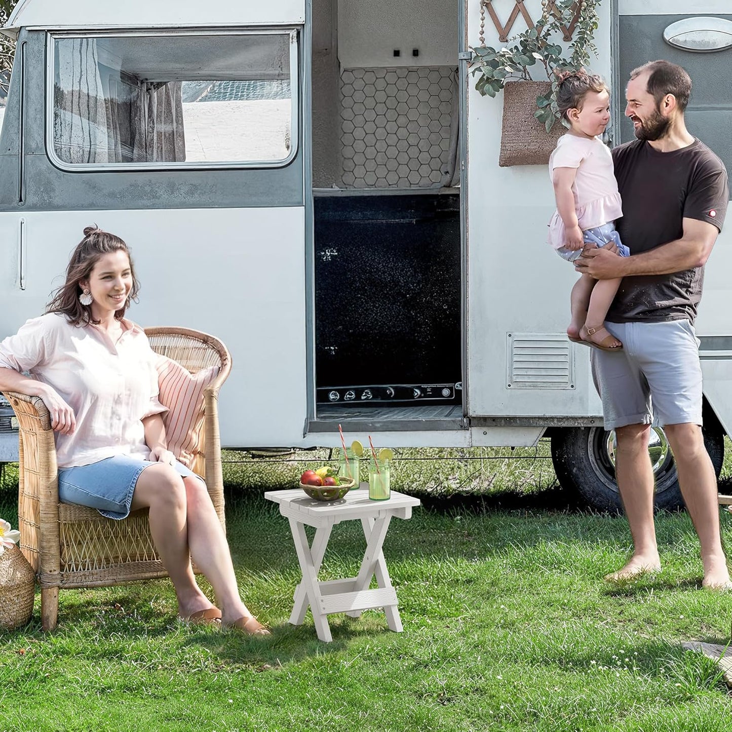 LUE BONA Small Outdoor Folding Side Table, HDPS Outside End Table for Patio, Porch, Deck, Pool, 14 Inch Height, White