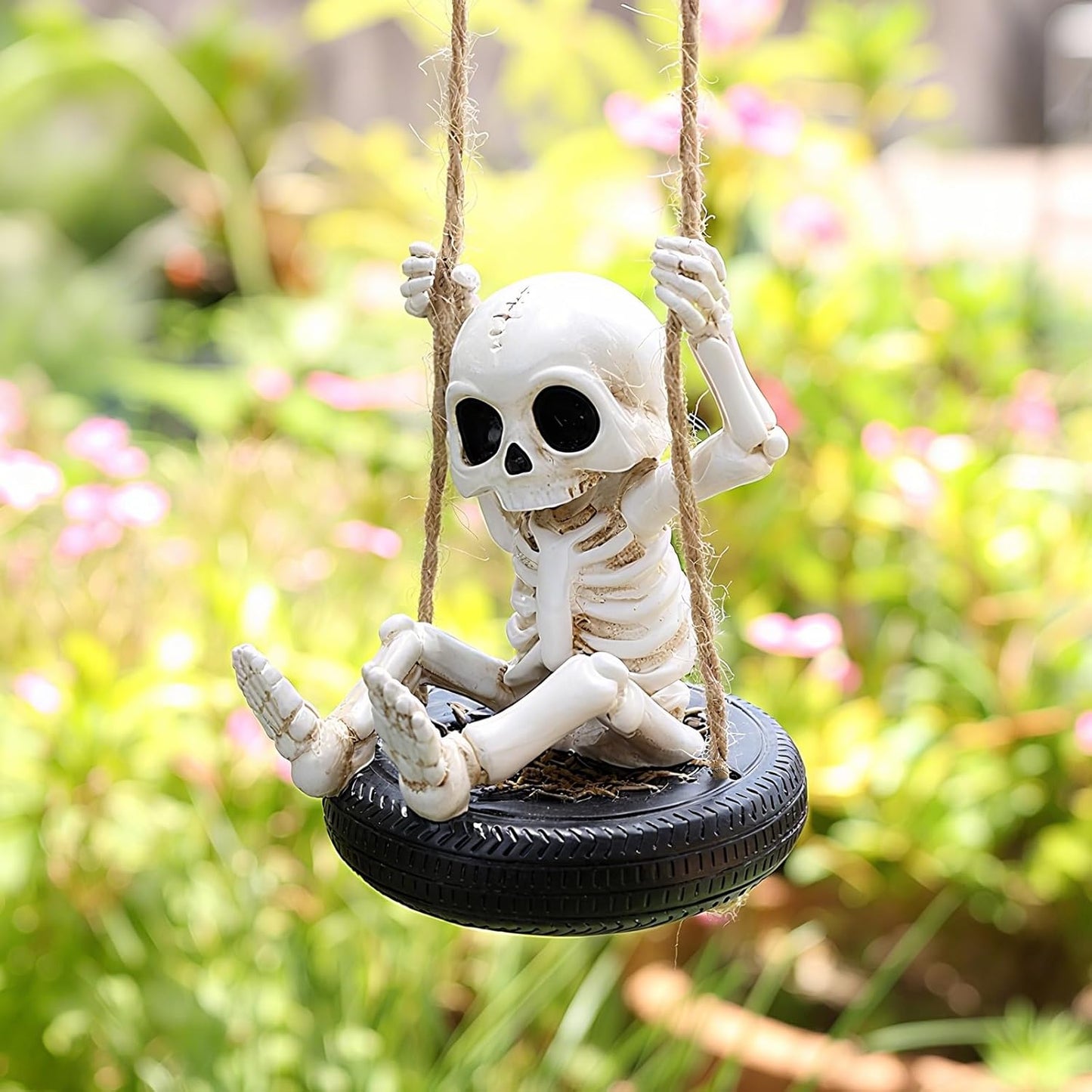 Swinging Skeleton Statue Halloween Decorations, Mini Cute Hanging Skull Swing Resin Figurine Hanging Decorations for Outdoor Garden Yard Tree Ornaments