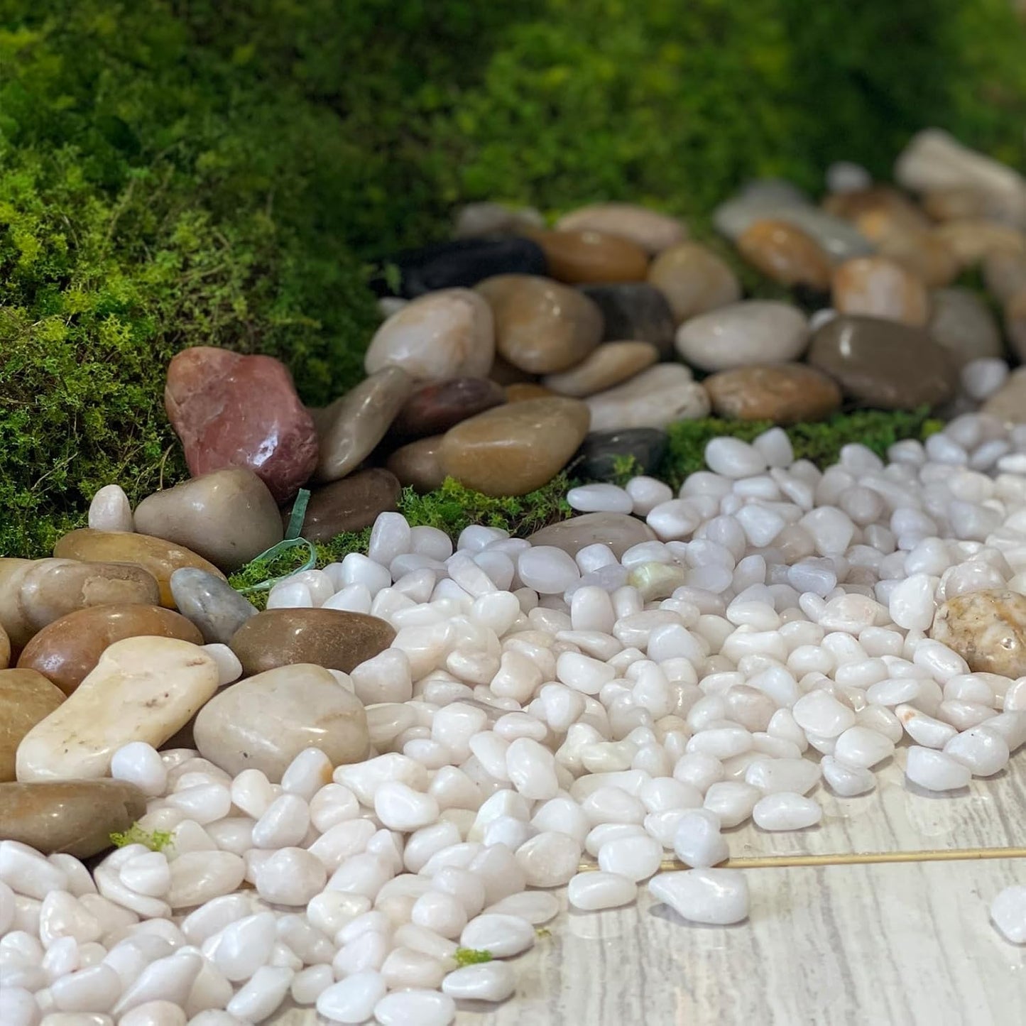 20 lbs White River Rocks for Landscaping, 1-2 Inch Polished Pebbles Stones for Indoor Plants, Vases, Fish Tank, Garden, Top Dressing and Bottem Drainage
