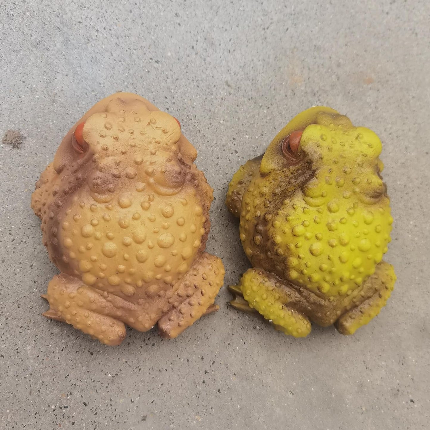 2pcs Frog and Toad Garden Statues - Outdoor Yard Art Decor Figurines - Decorative Frog Figurine for Garden, Patio, Lawn