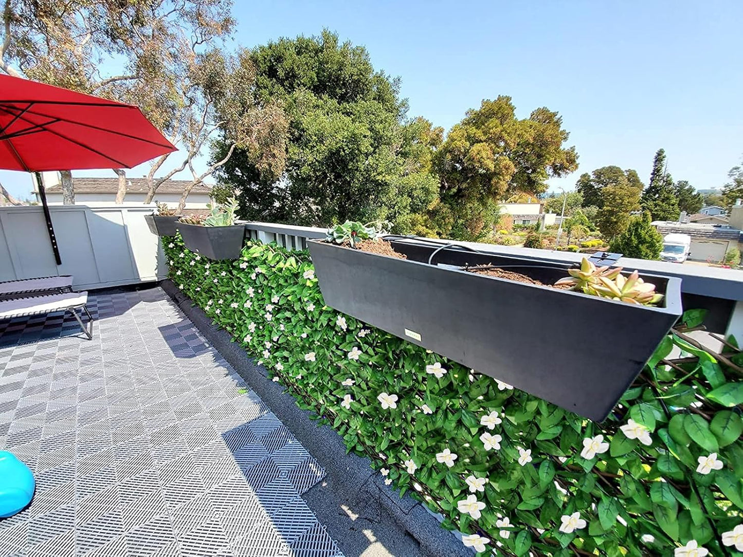 Expandable Fence Privacy Screen for Balcony Patio Outdoor,Decorative Faux Ivy Fencing Panel,Artificial Hedges (Single Sided Leaves) (4, White Flowers)