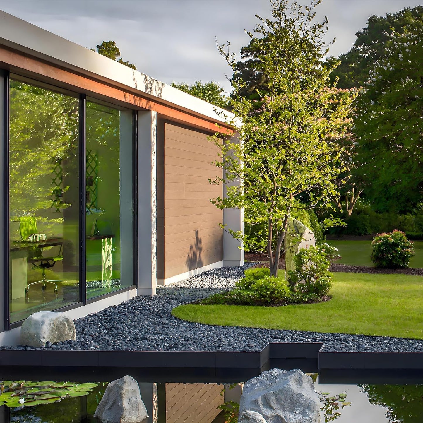 40 lbs Bulk Black River Rocks for Landscaping, 3-4 Inch Mexican Beach Pebbles, Decorative Black Stones for Planters Garden Fish Tank Walkways and Outdoor Decorative Stones