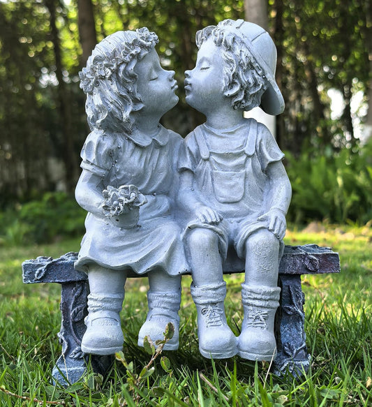 Garden First Kiss Outdoor Statue Decorative, Flower Bed Decor Puppy Love Kissing Couple,Boy and Girl Kissing Garden Figurine for Yard Patio Art