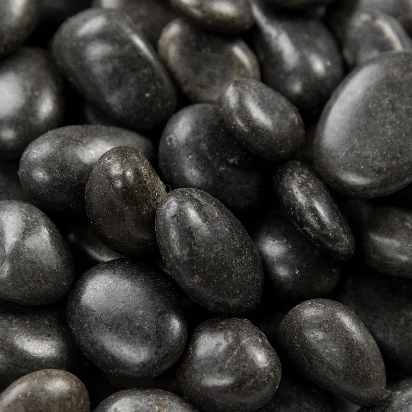 MSI Decorative Polished Black Pebbles, 0.4 Inch, 40 lb. Bag