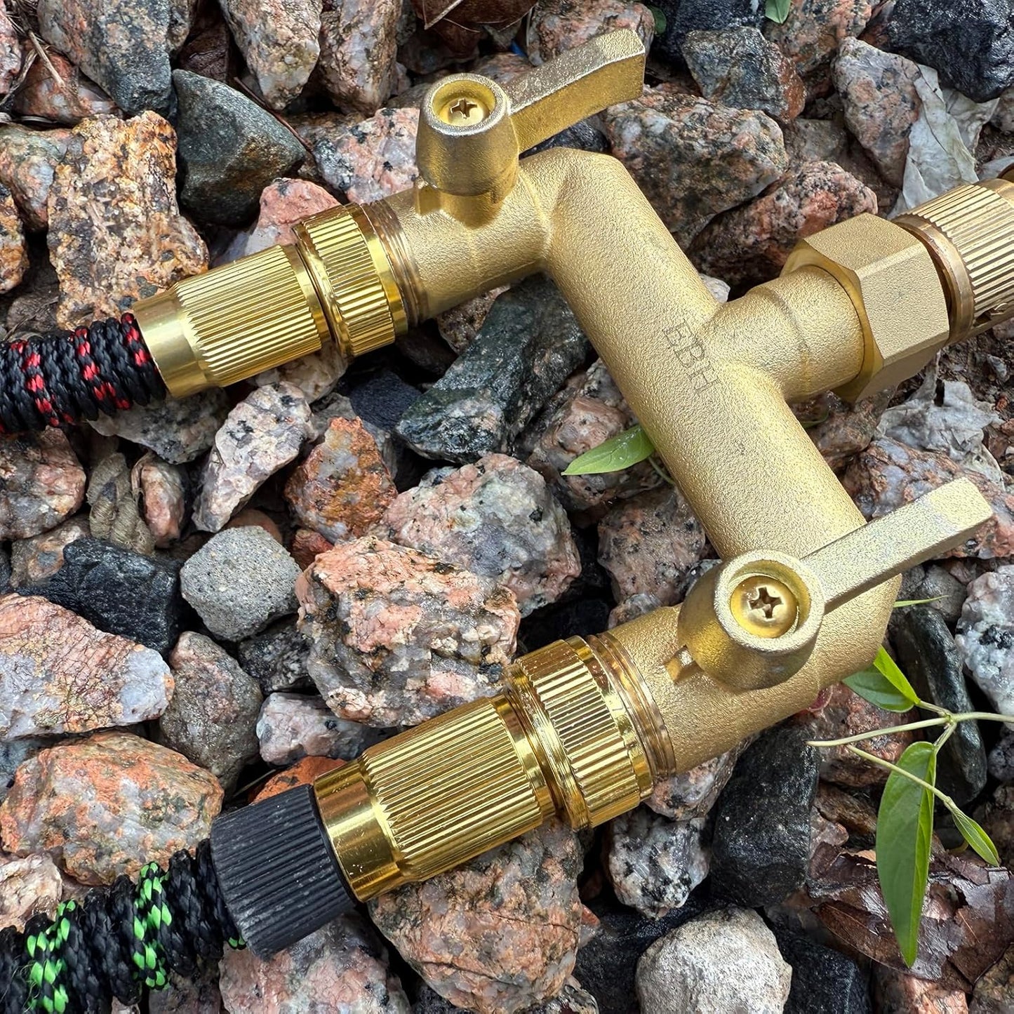 EBH Garden Hose Splitter, Full Flow Outdoor Faucet Splitter, 2-Way High Flow Brass Heavy Duty Hose Splitter with Long Metal Handle。